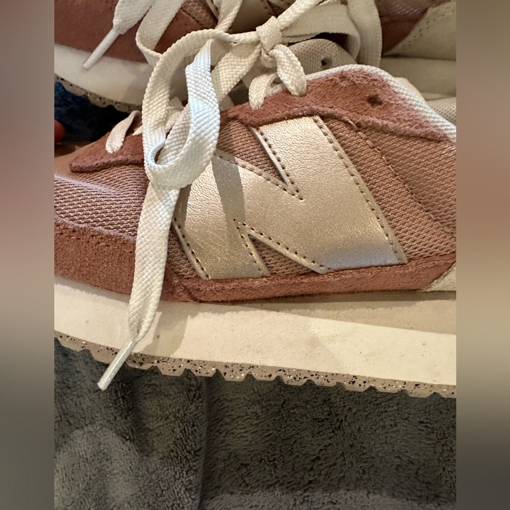 New Balance Women's Sneakers - Brown and Gold size 6.5 - Picture 7 of 12